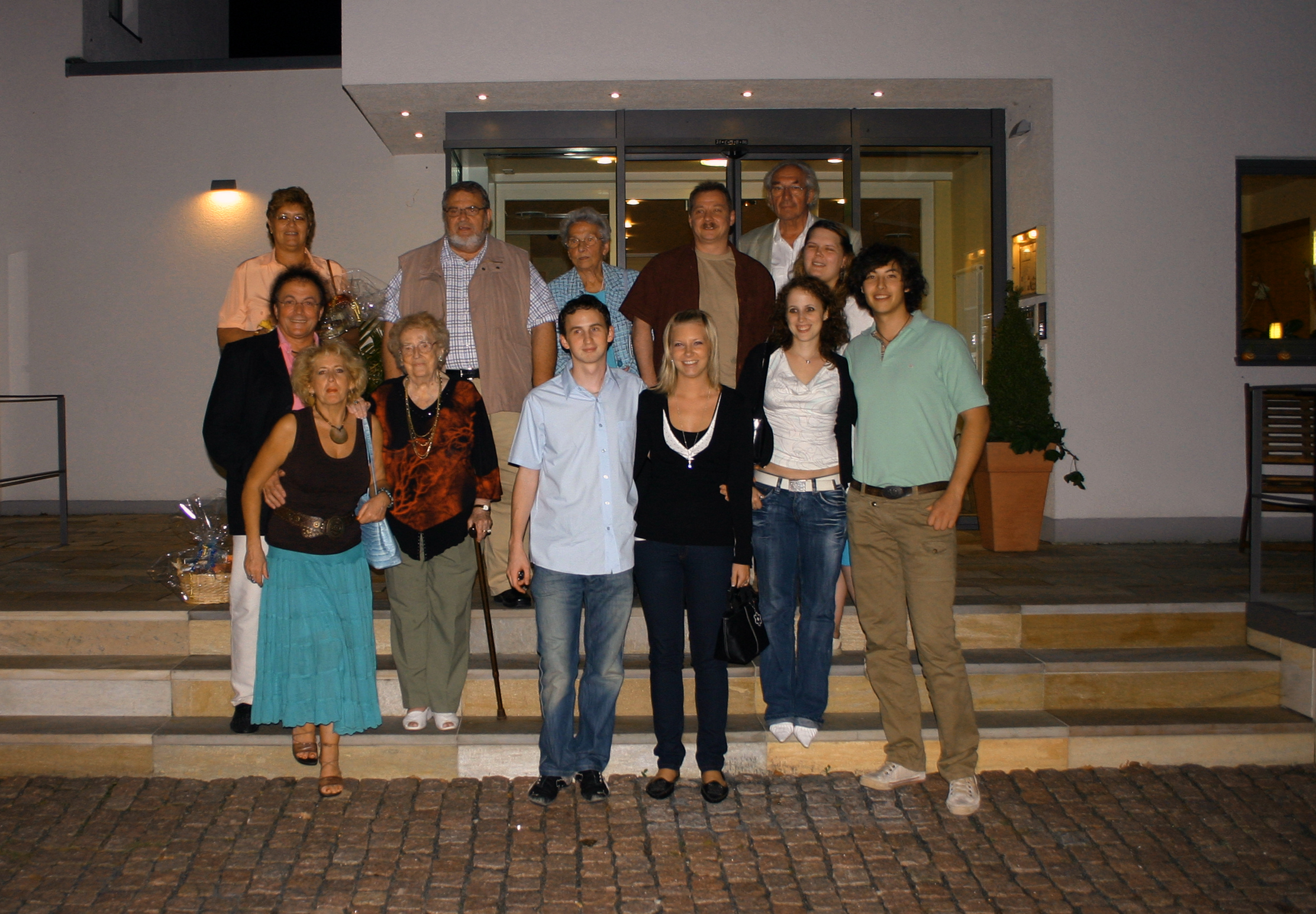 Familie Braun mit dem Geburtstagskind Maria Braun