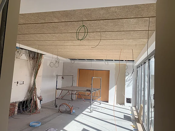 Neue Akustikdecke im Barbereich 28.03.2024