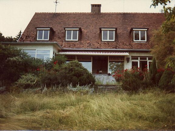 Blick vom Garten auf die Dunlop Villa 1973