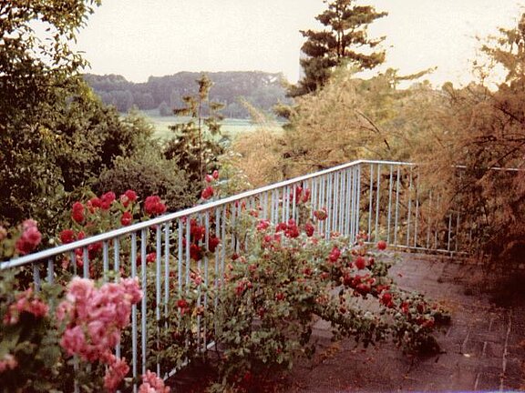 1973: Aussicht vom Balkon Zimmer 7 (Heute Zimmer 208)